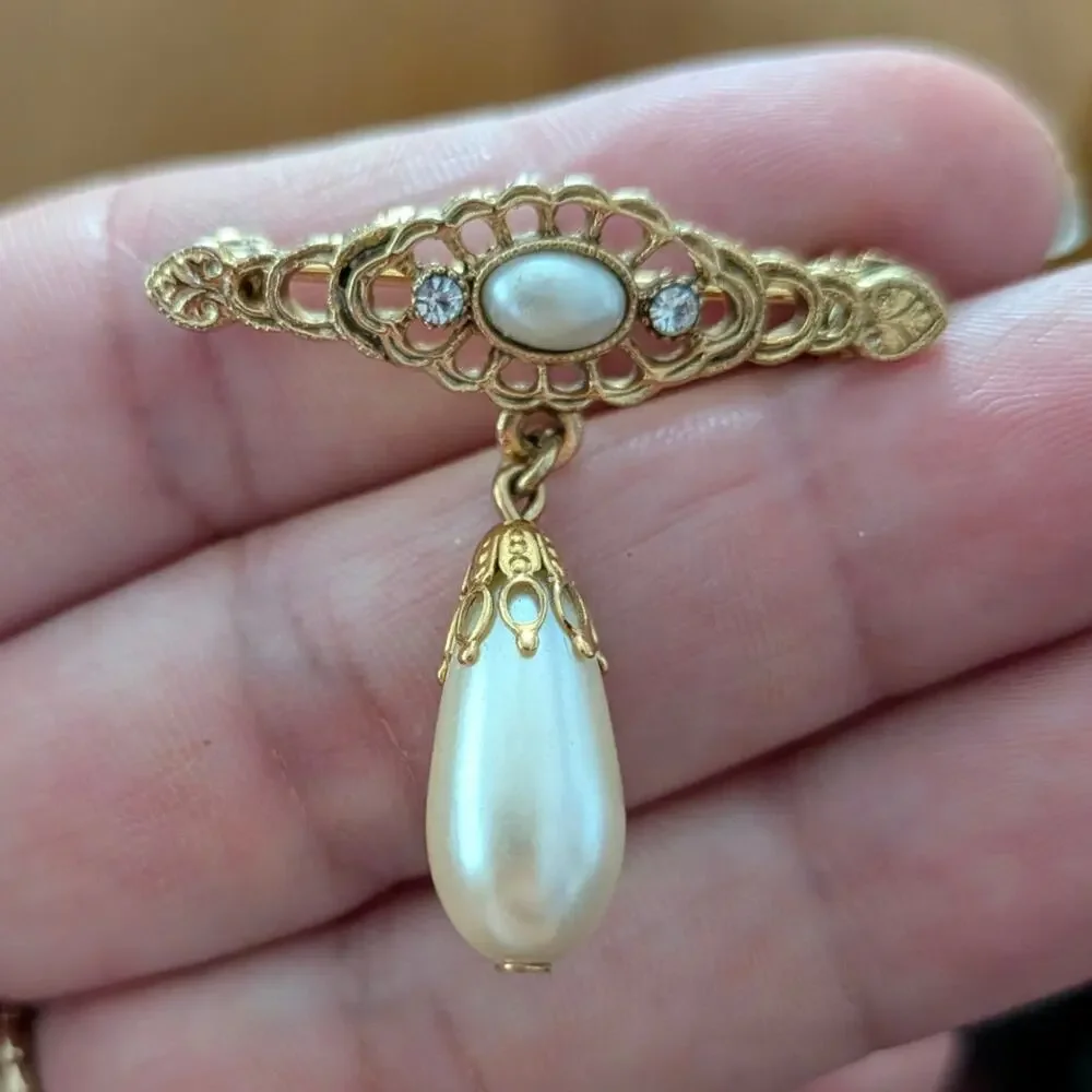 Pearl Teardrop Dangle Vintage Brooch
